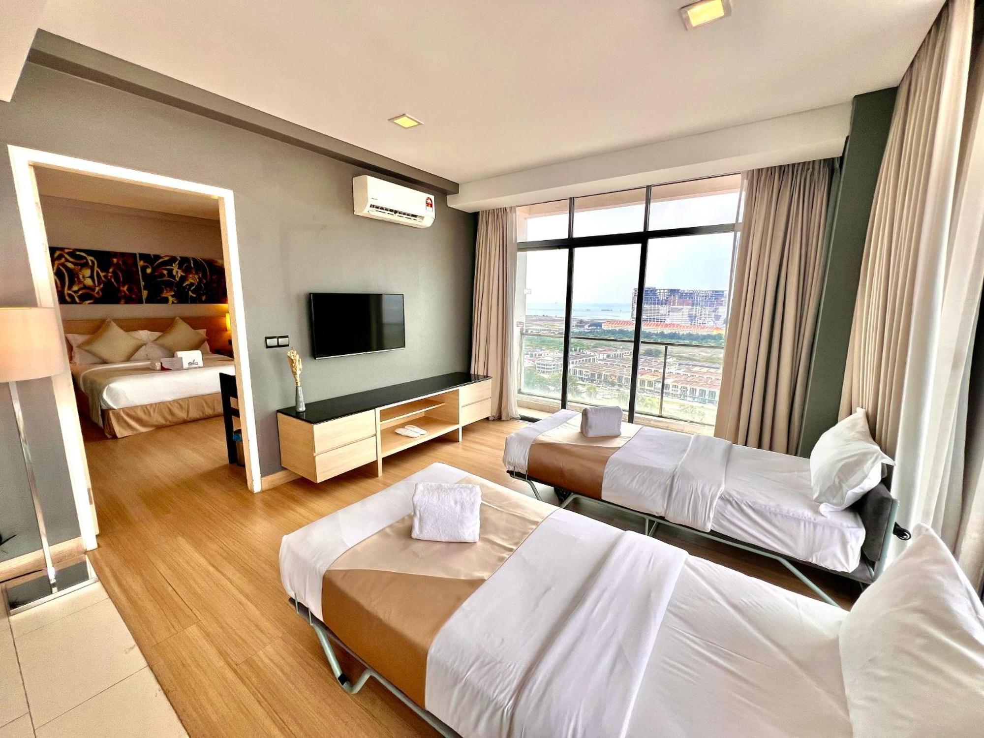 Managed By The Straits & Hotel 4*