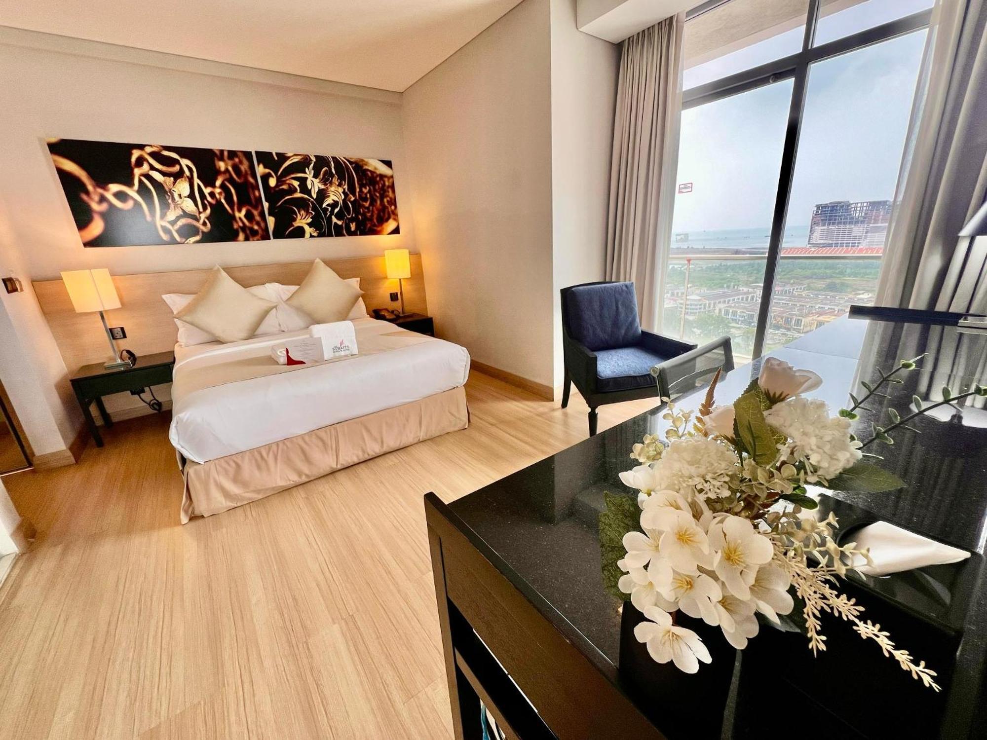 Hotel Managed By The Straits & 4*